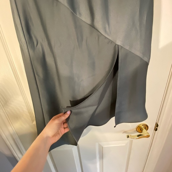 Silver skirt - Picture 1 of 3